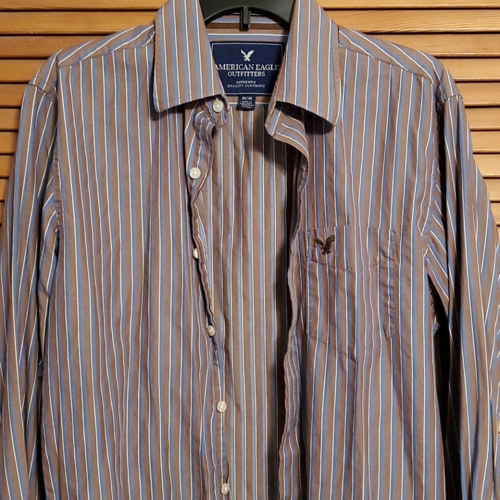 American Eagle Button Up